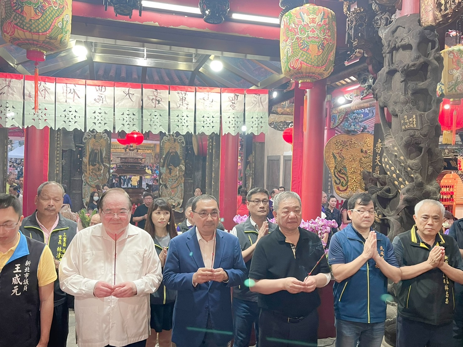 侯市長至先嗇宮參拜，祈求新北市政順利、市民平安健康.