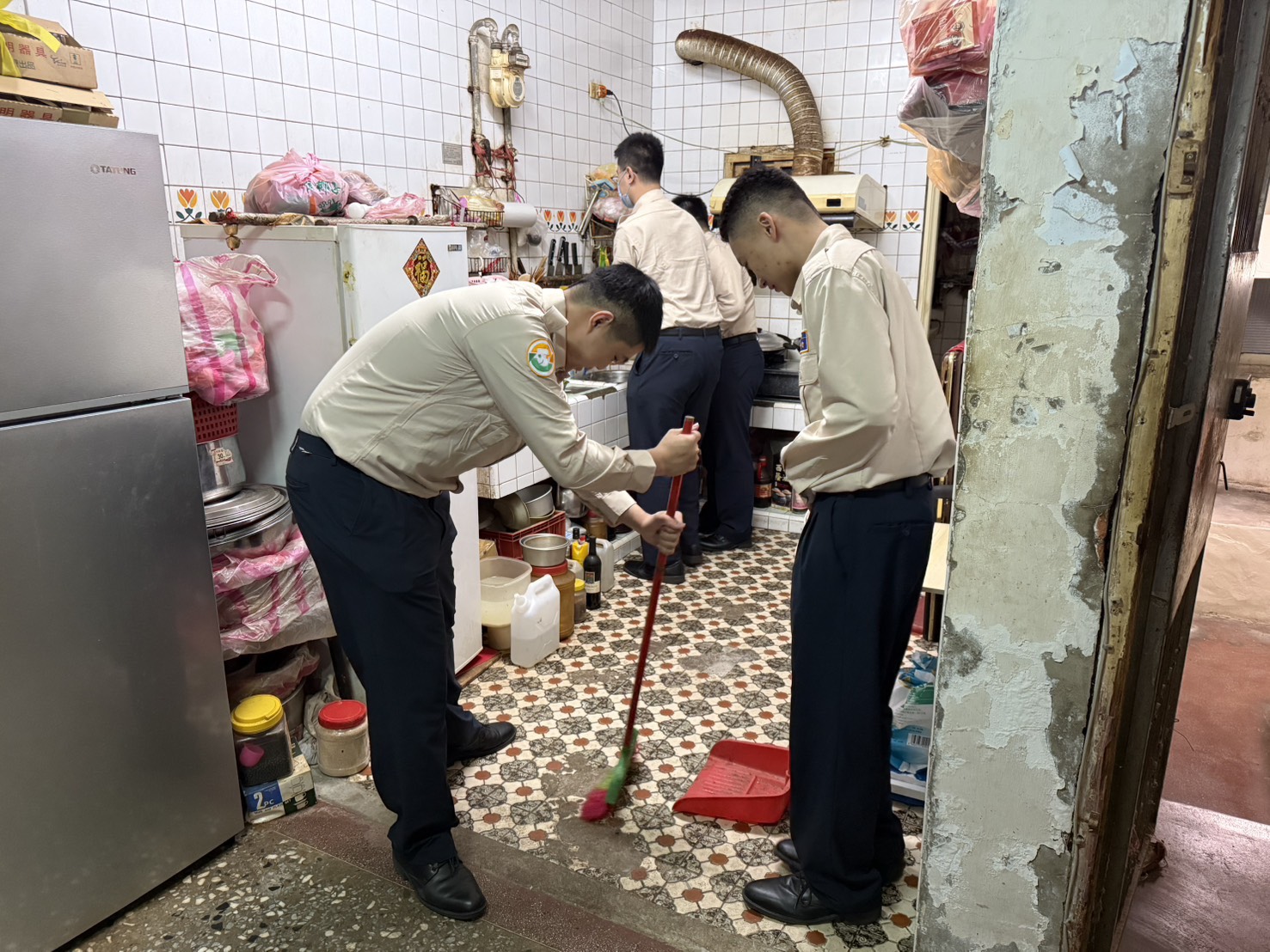 公所替代役男協助整理長輩家園.