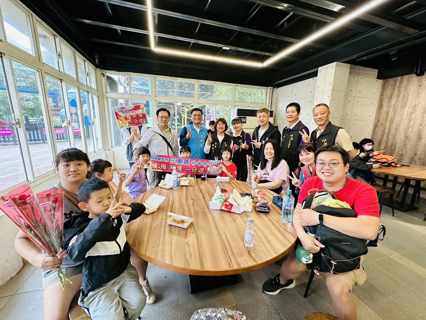 同遊的學童及其陪伴的家長們，對於本次出遊都相當開心，也非常感謝贊助單位的用心。