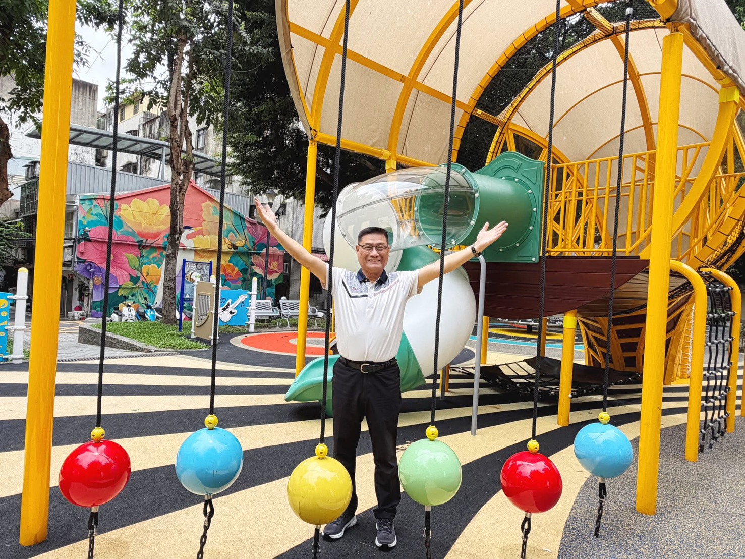 三重龍濱公園「復古留聲機」遊戲場啟用，三重區長王坤南歡迎市民朋友一起來遊玩