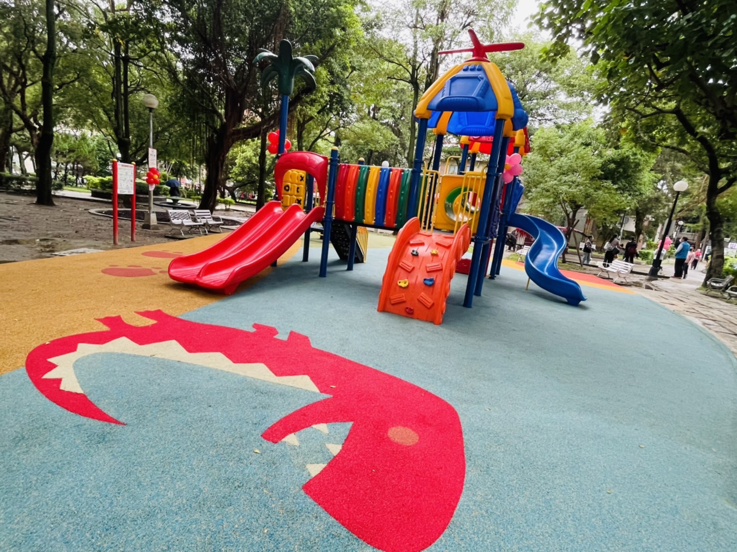 六張公園共融遊戲場啟用，為周邊5個里增添生活遊樂特色。