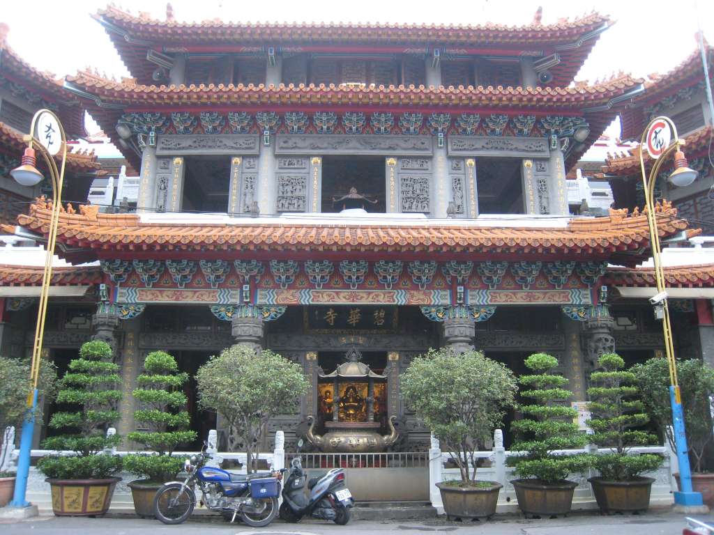 溪尾碧華寺外觀